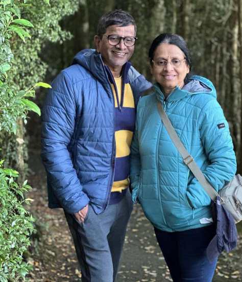 pooja sawant mother in law and father in law photos