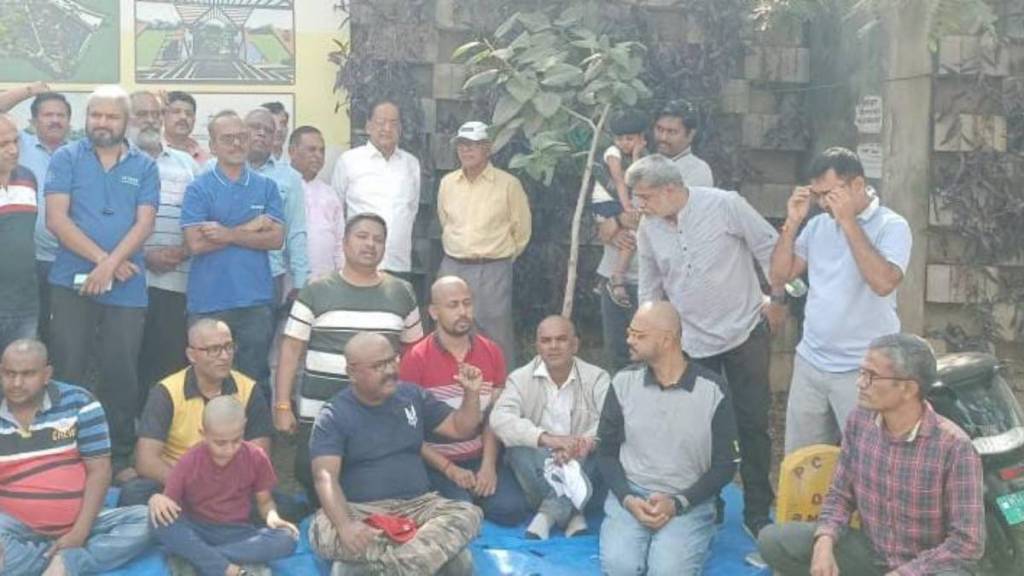 environmentalists mundan protest against tree cutting in eco park environmentalists mundan protest against tree cutting in eco park