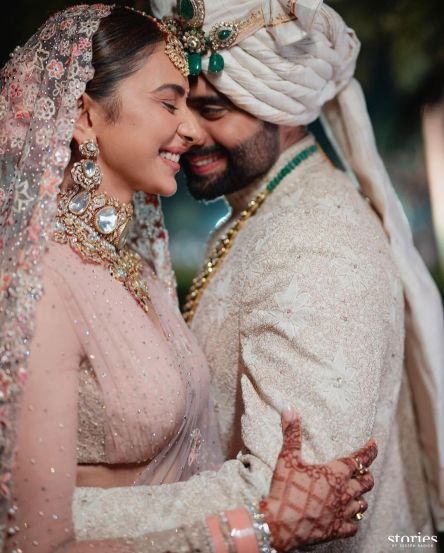rakul preet singh jackky bhagnani wedding rakul shared new romantic photos of wedding and chudas