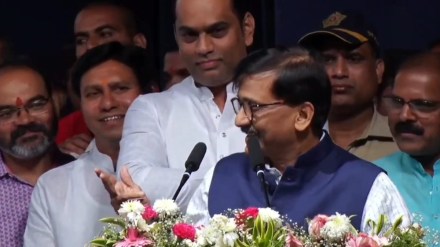 Sanjay Raut statement regarding the reception of Devendra Fadnavis at Jalmandir in Satara
