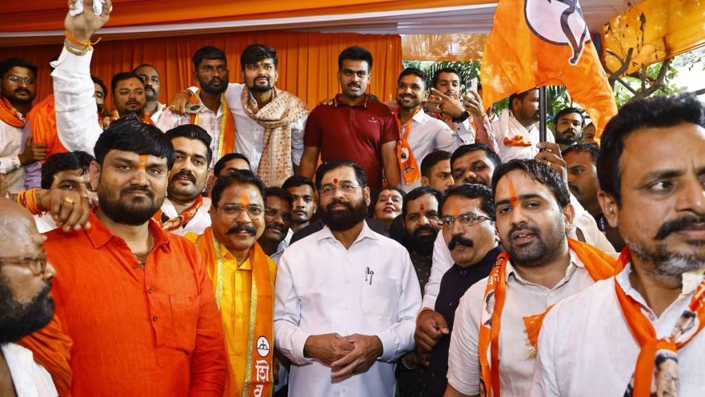 Aamshya Padavi joins shinde group