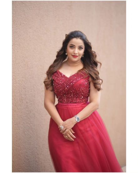 Apurva Nemlekar Holi 2024