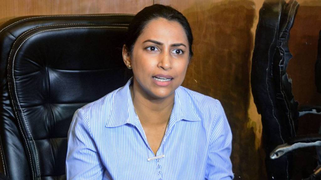 Actress Kranti Redkar