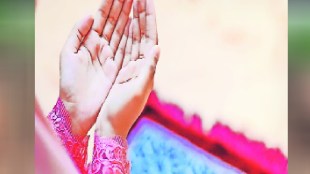 loksatta anvyarth Five students were brutally beaten up while offering namaz in the hostel of Gujarat University