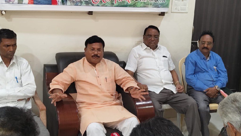 Former Congress MLA Namdev Usendi resigned alleging that money was the criterion for ticket distribution in Congress