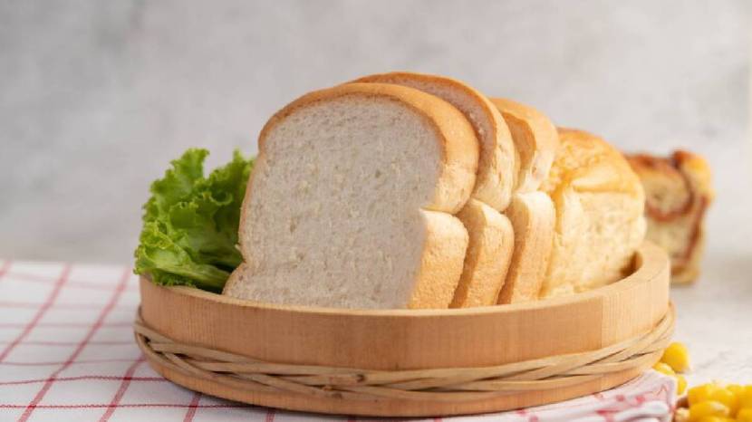 Why You Should Avoid Eating Bread Empty Stomach