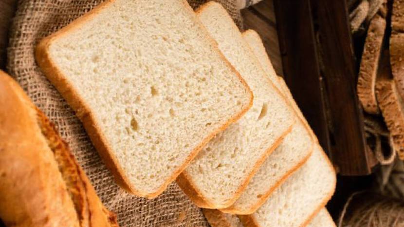 Why You Should Avoid Eating Bread Empty Stomach