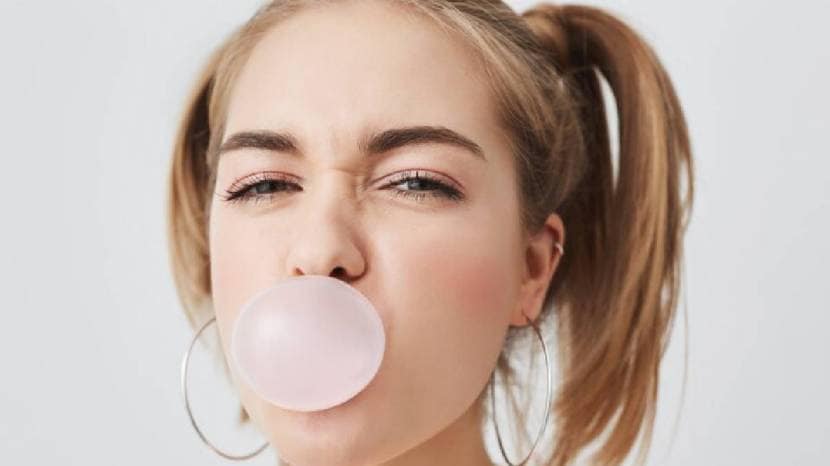Habit Of Chewing Gum Is Good Or Not For Health Know Drawbacks And Bnefits