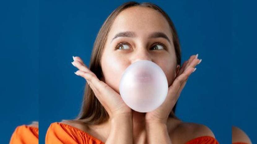 Habit Of Chewing Gum Is Good Or Not For Health Know Drawbacks And Bnefits