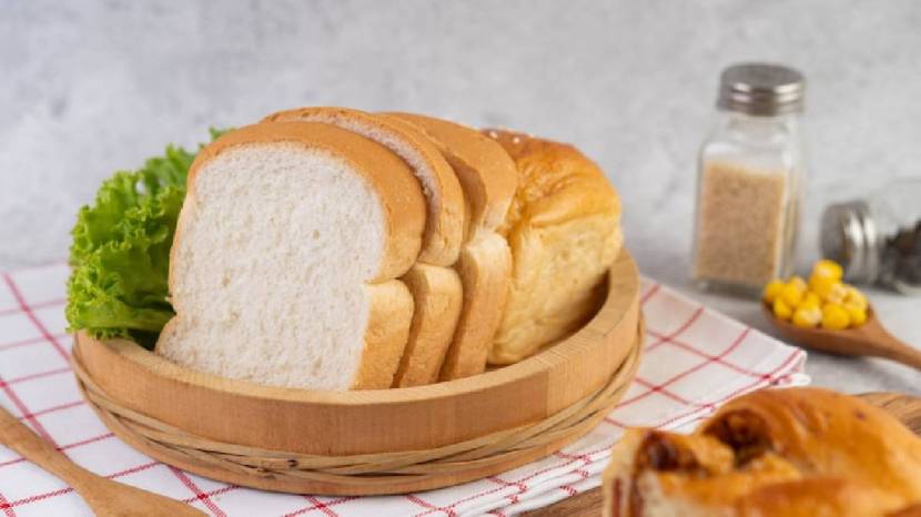 Why You Should Avoid Eating Bread Empty Stomach