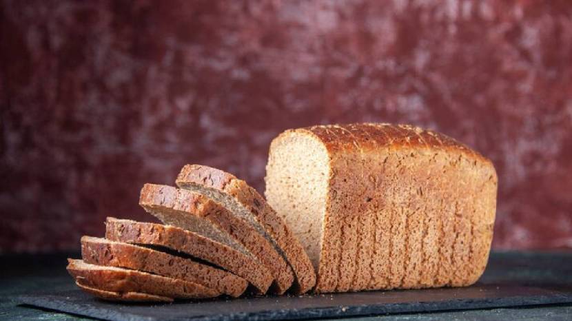 Why You Should Avoid Eating Bread Empty Stomach