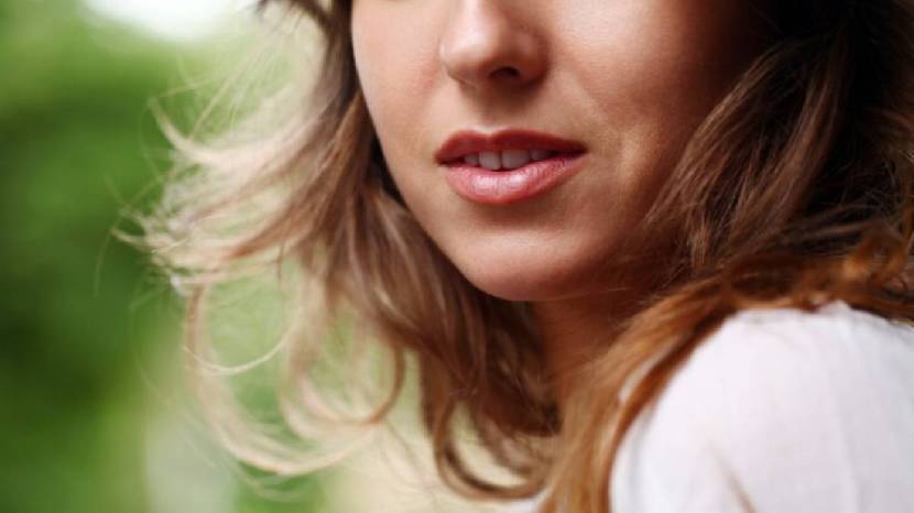 How To Remove Hair From Your Upper Lip Naturally