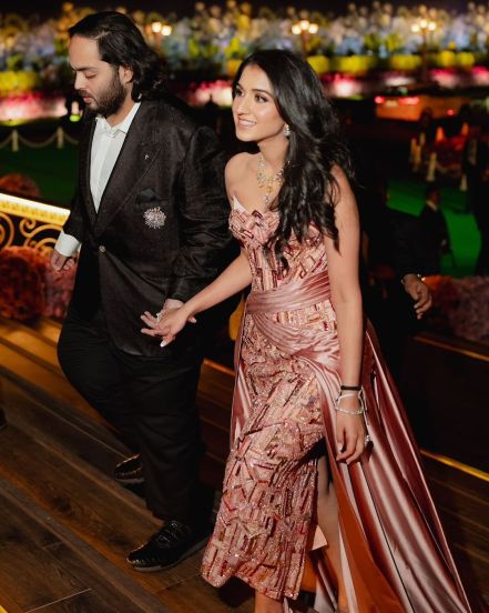 cricketer sachin tendulkar shared special photos anant ambani rashika merchant pre wedding event wife anjali and daughter sara also see