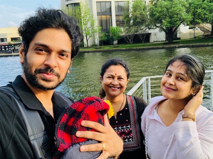 मृणालचा नवरा सॉफ्टवेअर इंजिनिअर आहे. गेल्या १३ वर्षांपासून तो अमेरिकेत काम करत आहे. त्यामुळे लग्नानंतरही मृणालला अमेरिकेत स्थायिक व्हावं लागलं. (फोटो सौजन्य - मृणाल दुसानिस इन्स्टाग्राम)