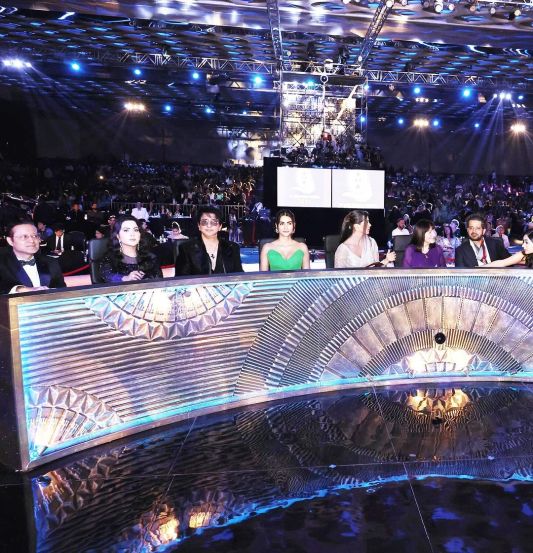 deputy chief minister devendra fadnavis wife amruta fadnavis post new stylish photos at singapore namaste bharat exhibition