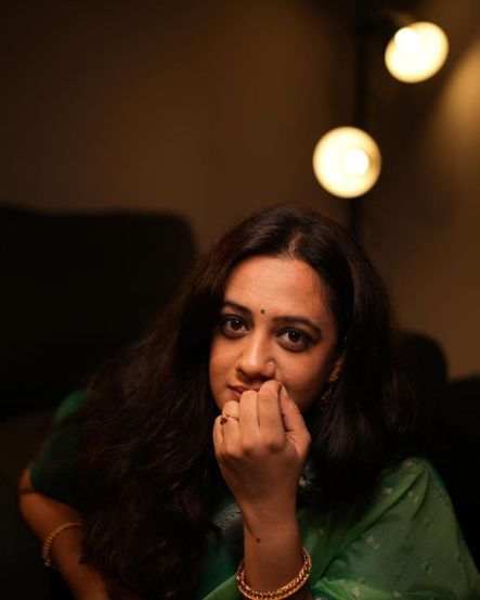 स्पृहा उत्तम अभिनय कौशल्यामुळे नेहमीच चर्चेत असते. अभिनयाबरोबर तिनं कविता, लेखन, सूत्रसंचालन या माध्यमातूनही प्रेक्षकांची मनं जिंकली आहेत. (फोटो सौजन्य - स्पृहा जोशी इन्स्टाग्राम)