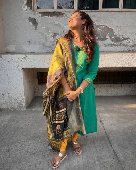 पण स्पृहाची ही मालिका टीआरपीच्या कारणास्तव काही महिन्यांतच ऑफ एअर झाली. (फोटो सौजन्य - स्पृहा जोशी इन्स्टाग्राम)
