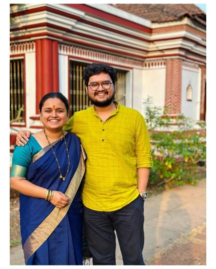 नुकतंच मुग्धा व प्रथमेशने देवदर्शन केलं. यामागचं निमित्त देखील खास होतं. (फोटो सौजन्य - मुग्धा वैशंपायन इन्स्टाग्राम)