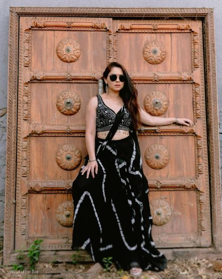 Sonalee Kulkarni Black Saree Look