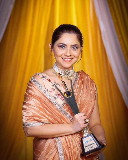 Sonalee Kulkarni Black Saree Look