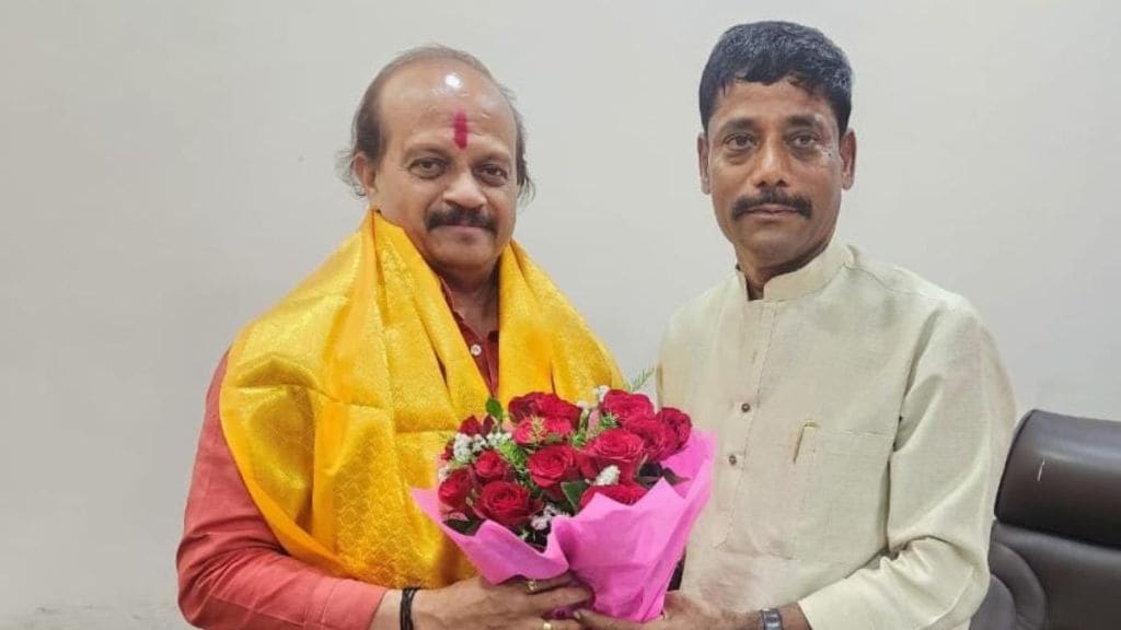 Vasant More met Congress MLA Ravindra Dhangekar Vasant More met Congress MLA Ravindra Dhangekar