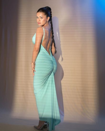 avneet-kaur-backless-dress