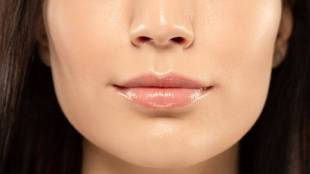 How To Remove Hair From Your Upper Lip Naturally