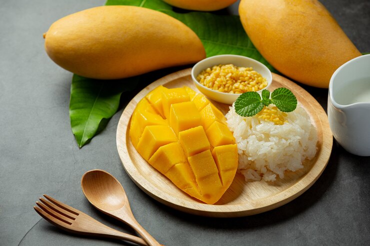 Science Behind why mangoes should be soaked in water before eating