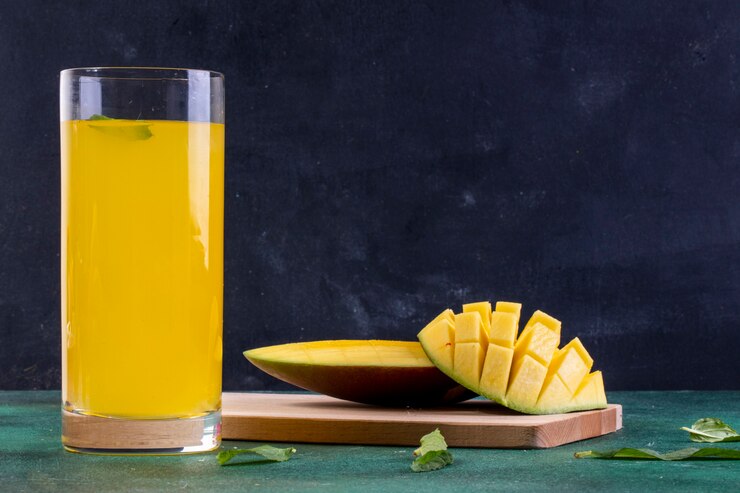 Science Behind why mangoes should be soaked in water before eating
