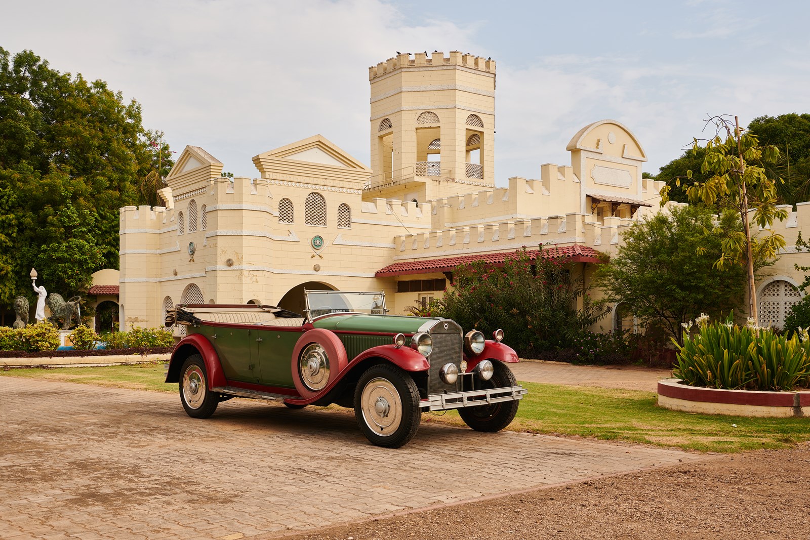 Pranlal Bhogilal historic vehicles, Pranlal Bhogilal collector India, Vintage and Classic Car Club of India (VCCCI) founder, Pranlal Bhogilal Auto World Vintage Car Museum