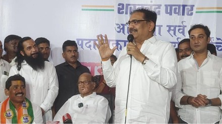 dhananjay munde loyalist bajrang sonawane join sharad pawar ncp