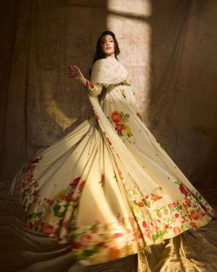 nora-fatehi-traditional-look