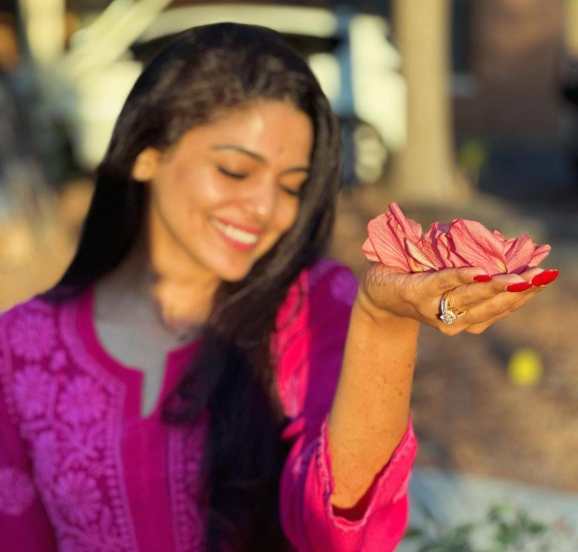 pooja sawant shares holi special photos on social media