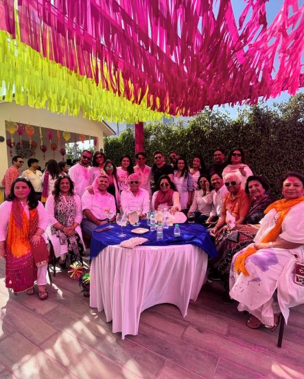 priyanka-chopra-nick-jonas-malti-marie-holi-in-india