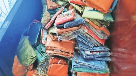 government saree distribution at ration shop