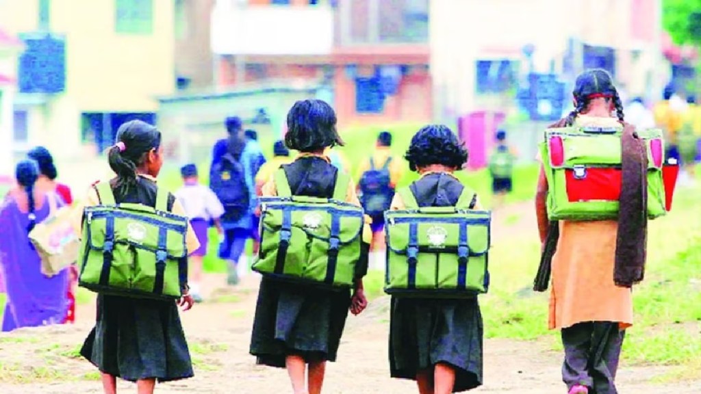 Solapur, School Meal Supplies, Black Market Sale, Rajarshi Shahu Primary School, ex mayor manohar sapate, crime, principal, student,