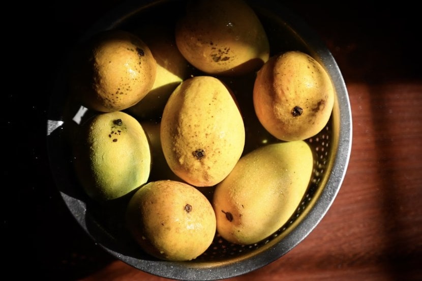 Science Behind why mangoes should be soaked in water before eating
