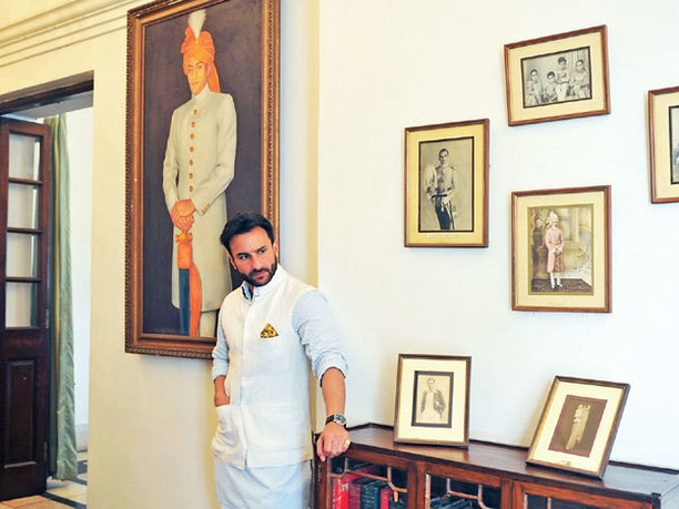 पतौडी नवाबाचे राजघराणे: बॉलीवूड अभिनेता सैफ अली खानचे दिवंगत वडील मन्सूर अली खान पतौडी यांनी पतौडी राज्याचे अंतिम नाममात्र शासक म्हणून काम केले. त्यांनी अभिनेत्री शर्मिला टागोरशी लग्न केले आणि त्यांनी तीन मुलांना एकत्र वाढवले. सैफ अली खान आता पतौडीचा नवाब ही पदवी धारण करतो. तथापि, त्याला त्याच्या वडिलांकडून राजवाड्याचा वारसा मिळाला नाही. त्याऐवजी, त्याला ते हॉटेल्सच्या नीमराना ग्रुपकडून खरेदी करावे लागले, ज्यांच्यासोबत त्याच्या वडिलांनी पूर्वी १७ वर्षांच्या लीजची व्यवस्था केली होती.