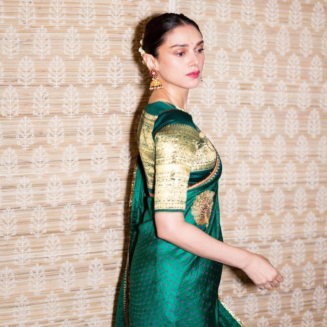 | Heeramandi Web Series Fame Aditi Rao  Hydari Photoshoot In Bottle Green Silk Saree Sdn 96 - Marathi Visual  Stories | Latest Visual Stories in Marathi at Loksatta.com