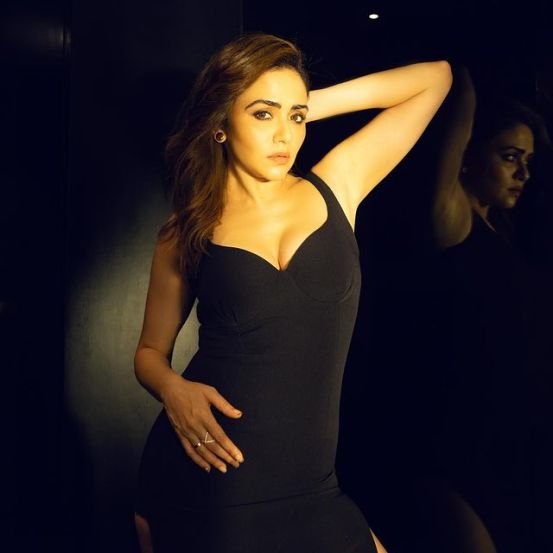 Amruta Khanvilkar 
