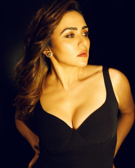 Amruta Khanvilkar 