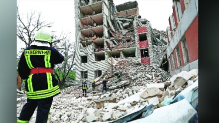 Russian missile attack kills 13 in Ukraine