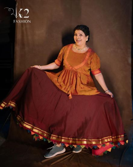 Nach Ga Ghuma Actress Khun Dress Look