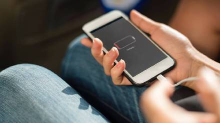 Looking For mid range Good smartphone with Best Long stellar battery life Check Out These Five Options