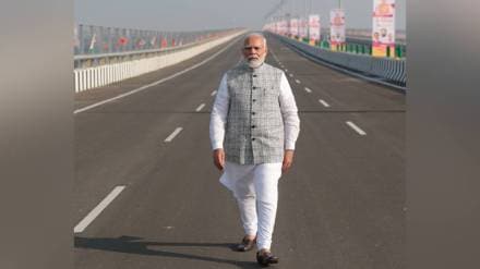 Pm narendra modi, race course,