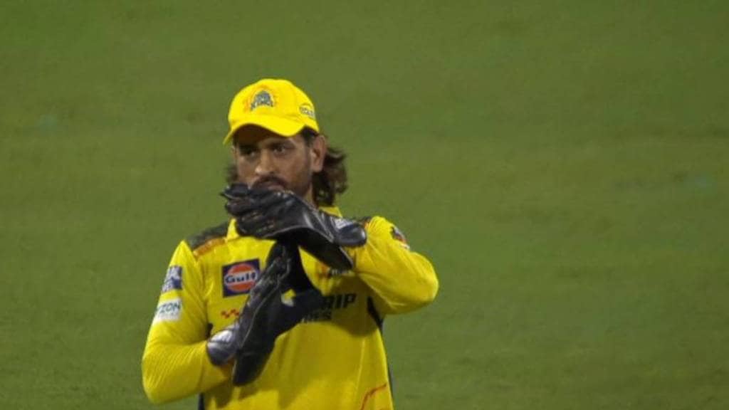MS Dhoni Review System as Umpire Gives Wide Ball in CSK vs LSG match IPL 2024 MS Dhoni Review System as Umpire Gives Wide Ball in CSK vs LSG match IPL 2024