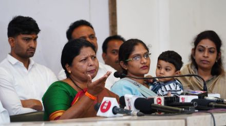 Sushma Andhare criticizes Chief Minister Eknath Shinde in nagpur Sushma Andhare criticizes Chief Minister Eknath Shinde in nagpur