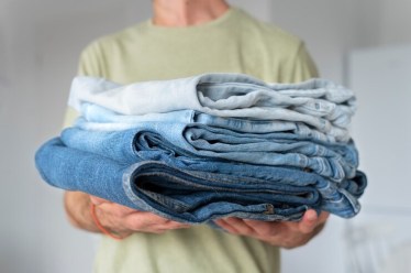 why are naphthalene balls kept with clothes to be put away how do you use naphthalene balls in a wardrobe
