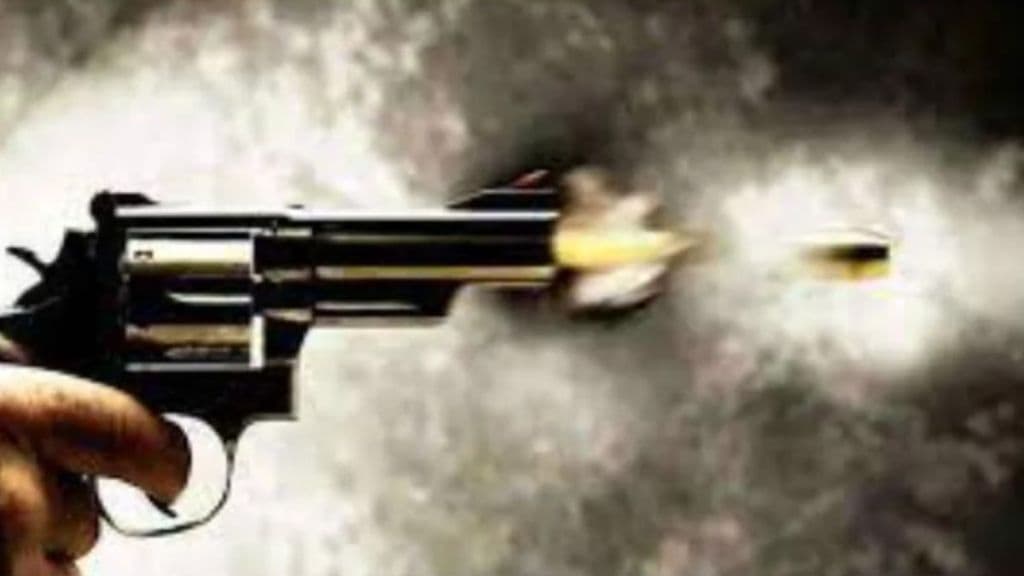 Indiscriminate firing in nagpur by criminal over money of MD