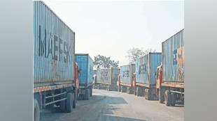 uran, irresponsible, heavy vehicle parking, cause accident, jnpt palaspe national highway, marathi news,